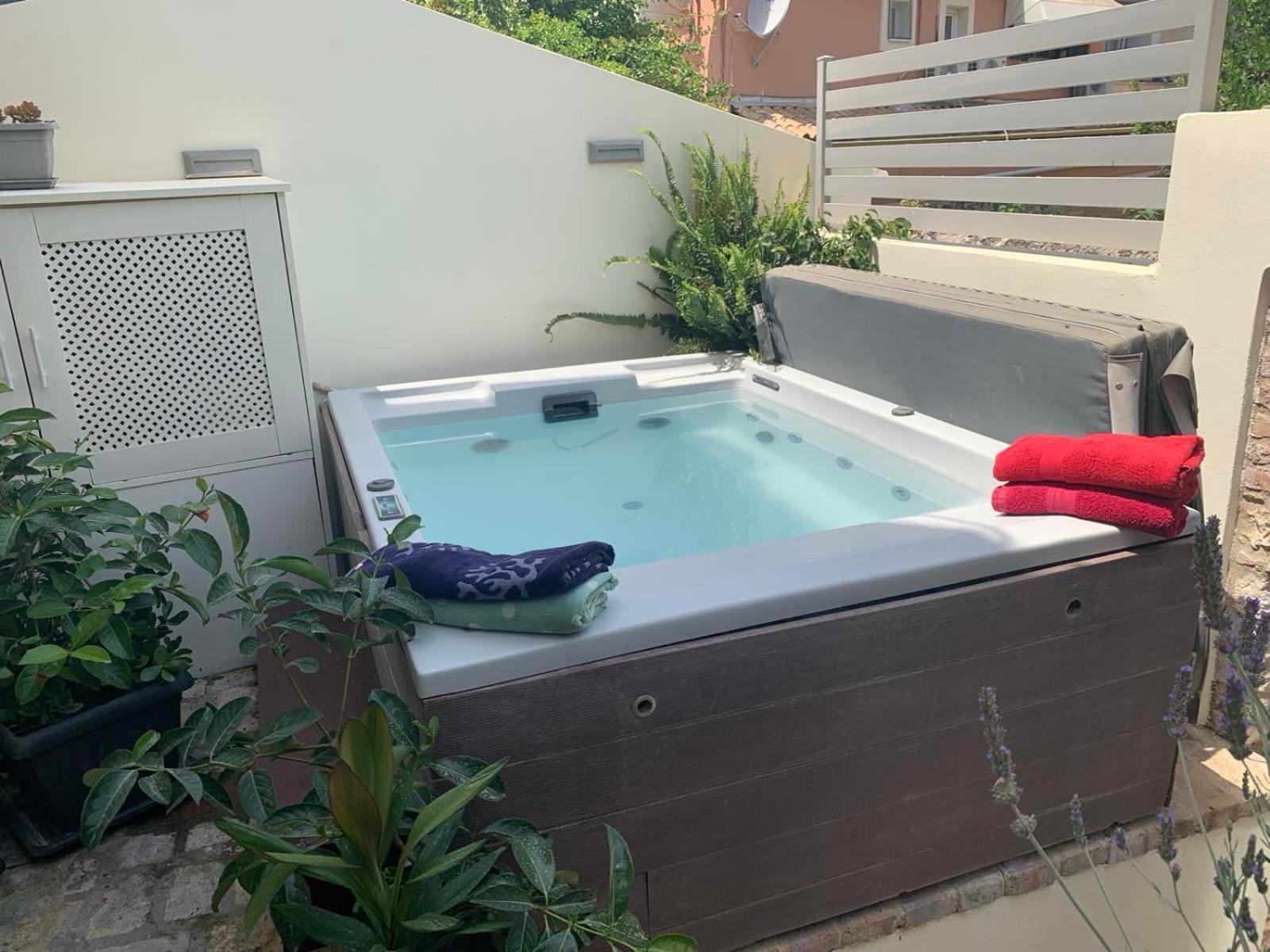 Anemomilos Jacuzzi Suite Corfu  외부 사진